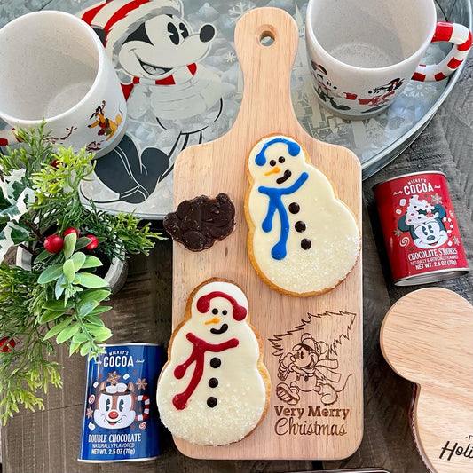 Medium Very Merry Christmas Wooden Bread / Charcuterie Cutting Board with Handle