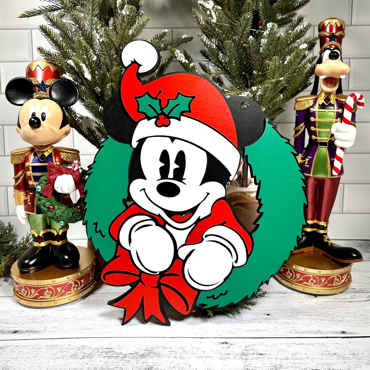 Large Santa Mouse With Wreath