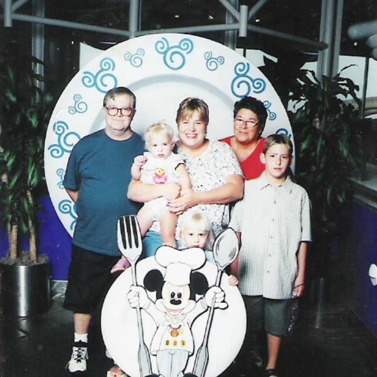 JRW family at Chef Mickey's (square)