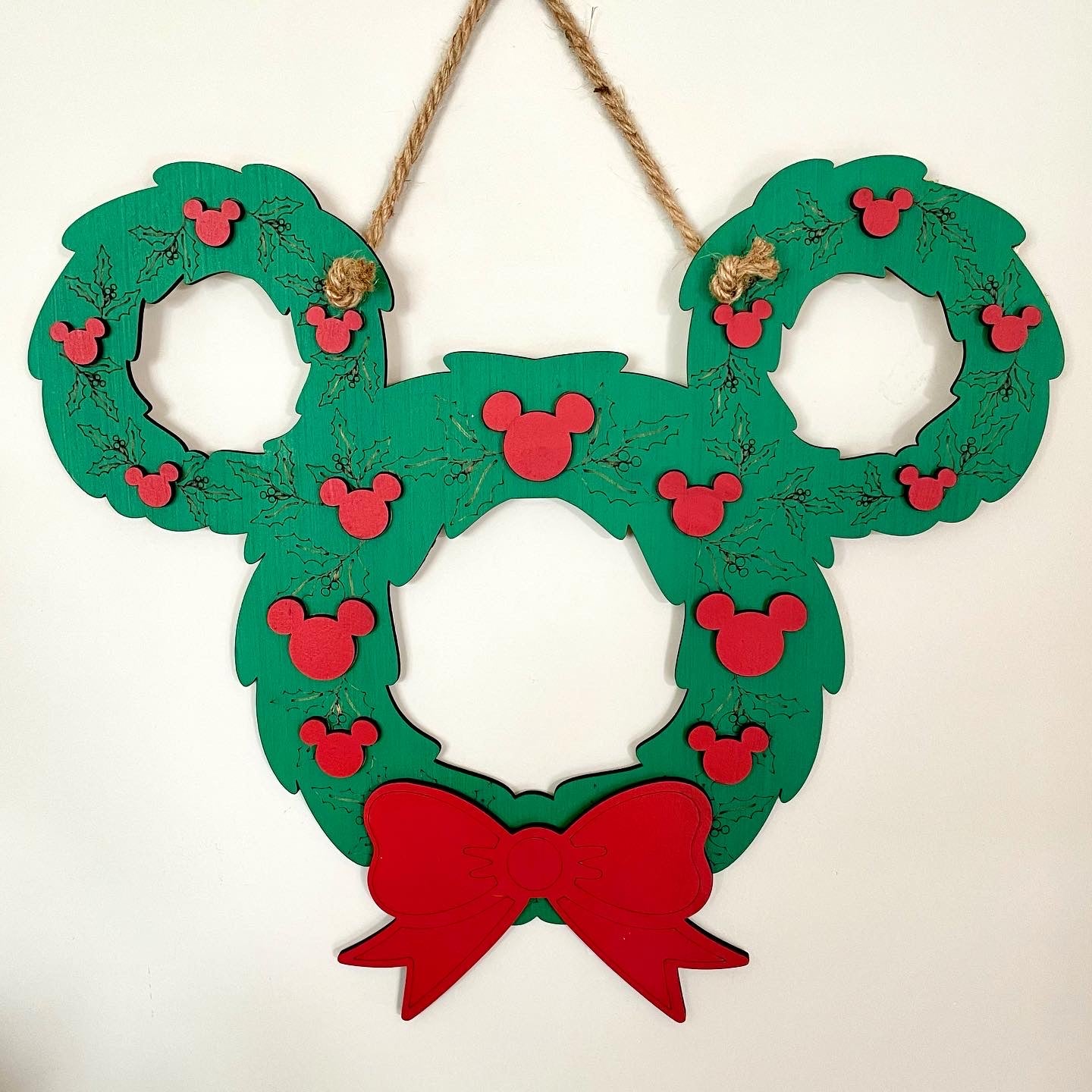 Large Christmas Wreath Wall Sign, alternate view